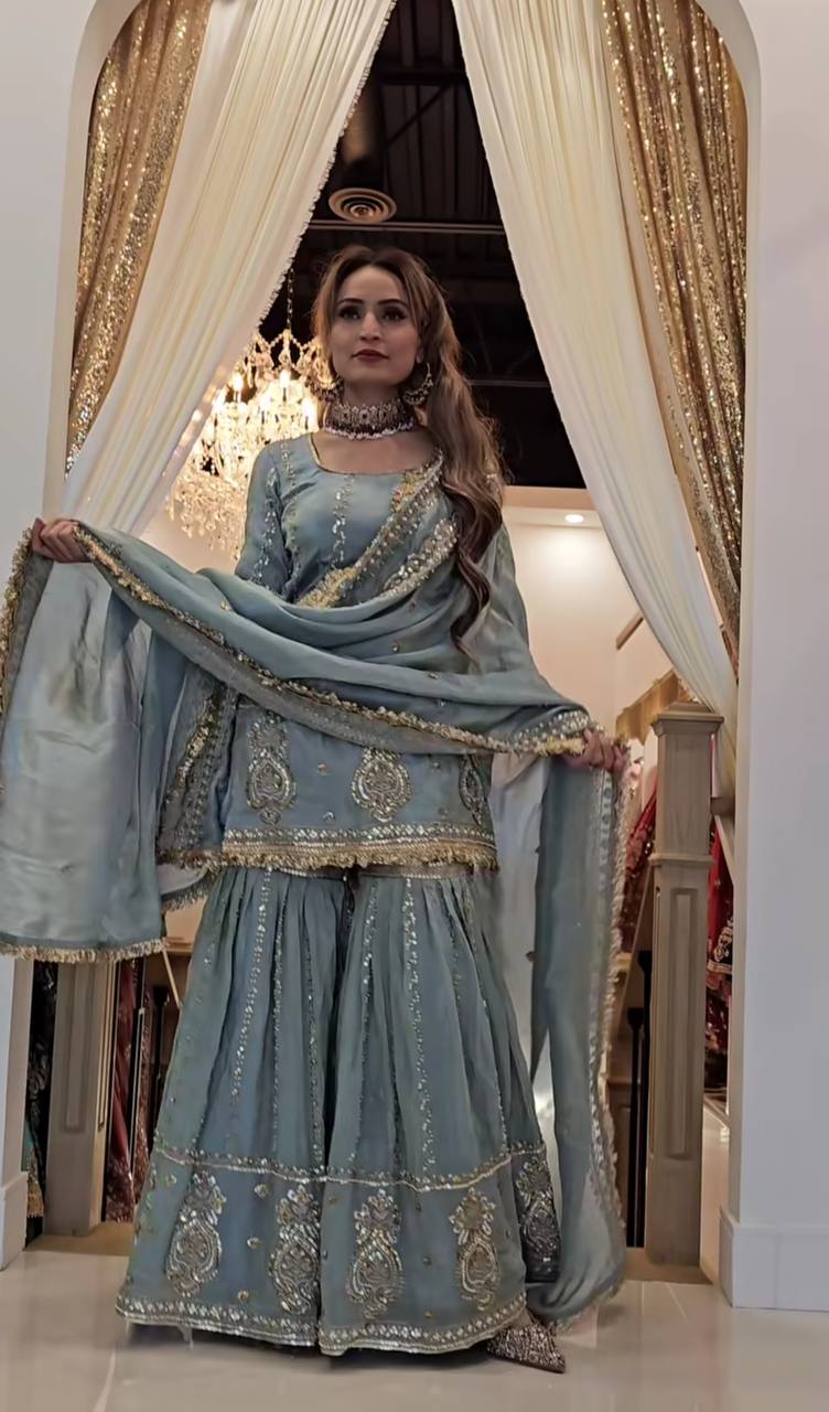 Luxurious sky outfit with sky accents and floral embroidery