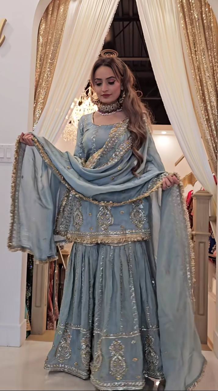 Luxurious sky outfit with sky accents and floral embroidery