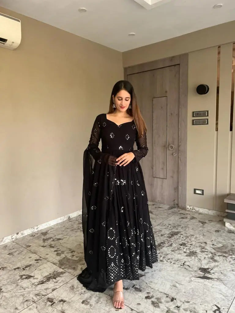BLACK EMBROIDERED GEORGETTE SUIT SET :-1150